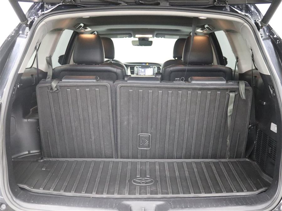 2019 Toyota Highlander SE, available for sale in Paterson, New Jersey | Fast Track Motors. Paterson, New Jersey 2019 Toyota Highlander SE, available for sale in Paterson, New Jersey | Fast Track Motors. Paterson, New Jersey