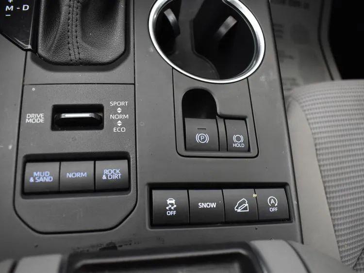 2022 Toyota Highlander L Sport Utility 4D, available for sale in Irvington, New Jersey | NJ Used Cars Center. Irvington, New Jersey 2022 Toyota Highlander L Sport Utility 4D, available for sale in Irvington, New Jersey | NJ Used Cars Center. Irvington, New Jersey