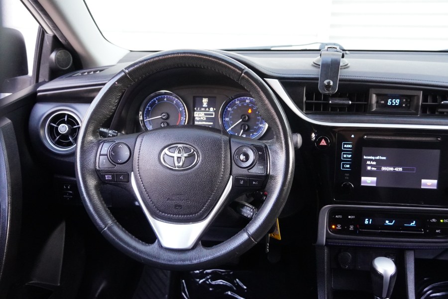 2018 Toyota Corolla SE SE (LEATHER SEATS), available for sale in Riverside, California | Big Timin Motors LLC. Riverside, California 2018 Toyota Corolla SE SE (LEATHER SEATS), available for sale in Riverside, California | Big Timin Motors LLC. Riverside, California
