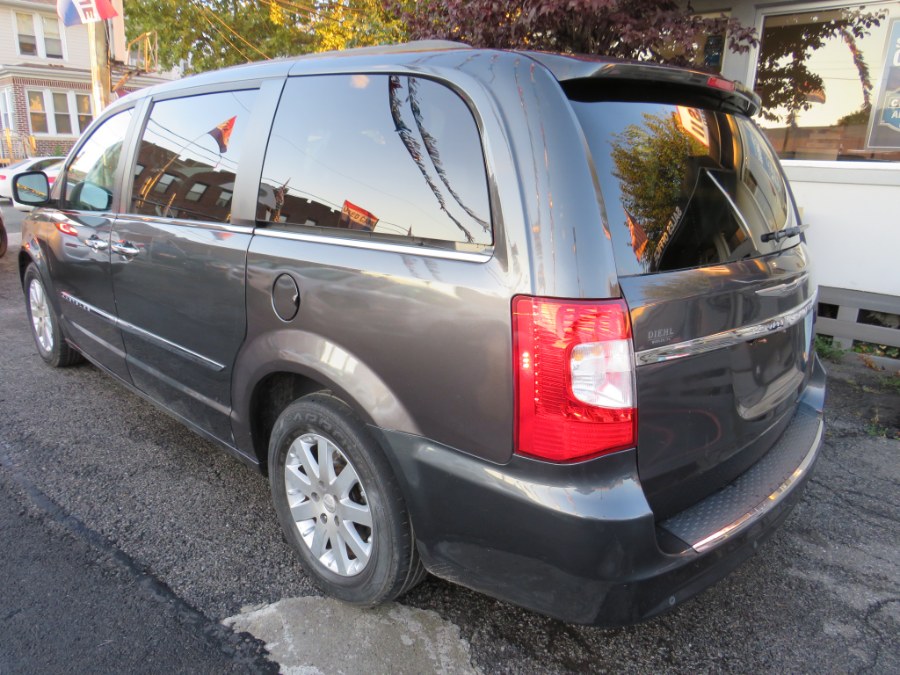 2011 Chrysler Town & Country 4dr Wgn Touring-L, available for sale in Middle Village, New York | Road Masters II INC. Middle Village, New York 2011 Chrysler Town & Country 4dr Wgn Touring-L, available for sale in Middle Village, New York | Road Masters II INC. Middle Village, New York