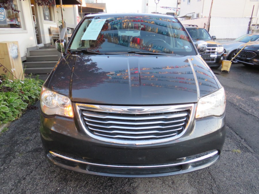 2011 Chrysler Town & Country 4dr Wgn Touring-L, available for sale in Middle Village, New York | Road Masters II INC. Middle Village, New York 2011 Chrysler Town & Country 4dr Wgn Touring-L, available for sale in Middle Village, New York | Road Masters II INC. Middle Village, New York