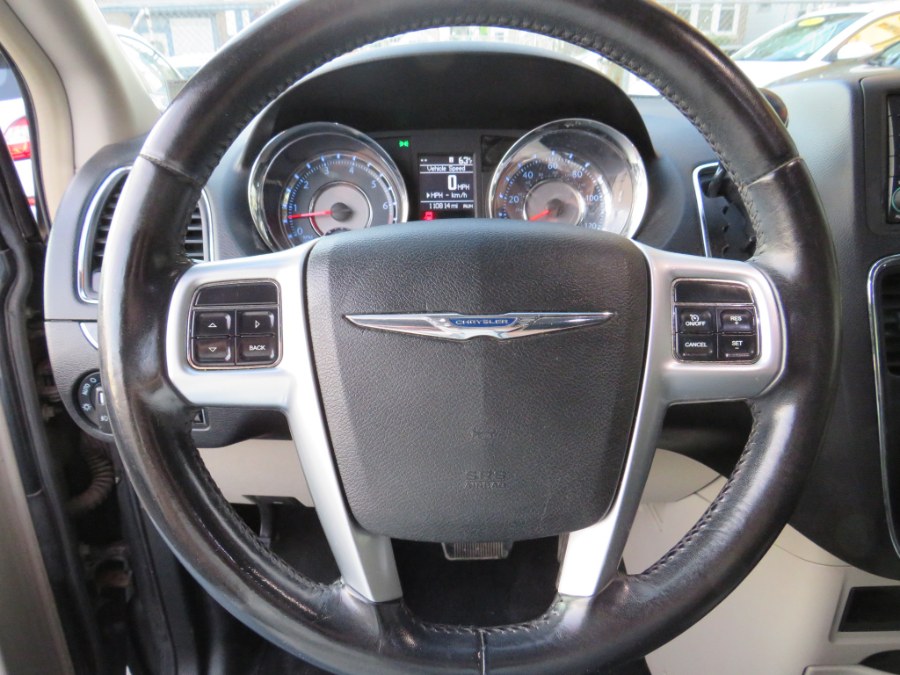2011 Chrysler Town & Country 4dr Wgn Touring-L, available for sale in Middle Village, New York | Road Masters II INC. Middle Village, New York 2011 Chrysler Town & Country 4dr Wgn Touring-L, available for sale in Middle Village, New York | Road Masters II INC. Middle Village, New York
