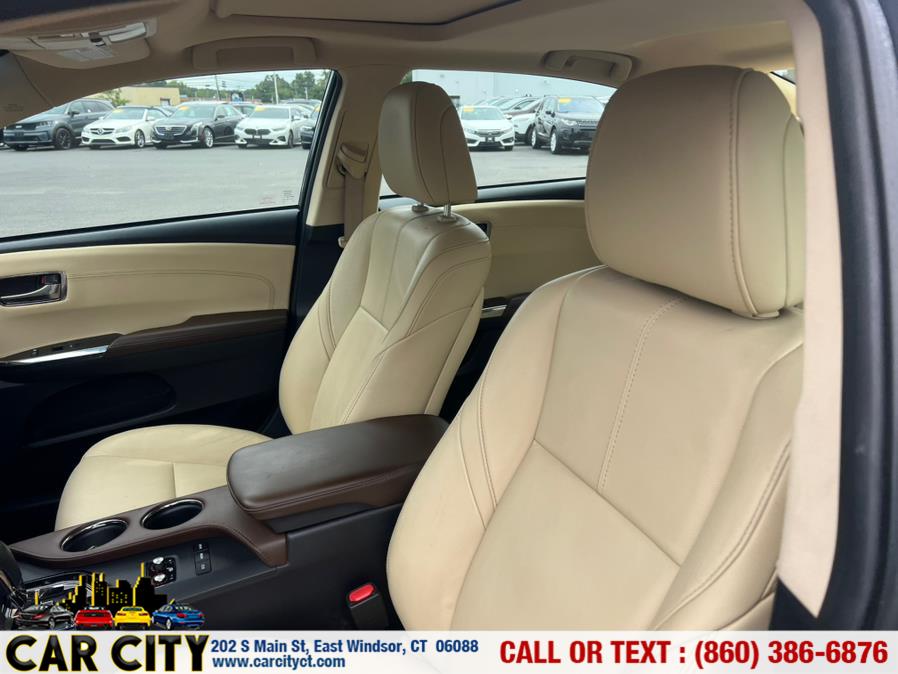2015 Toyota Avalon 4dr Sdn XLE (Natl), available for sale in East Windsor, Connecticut | Car City LLC. East Windsor, Connecticut 2015 Toyota Avalon 4dr Sdn XLE (Natl), available for sale in East Windsor, Connecticut | Car City LLC. East Windsor, Connecticut