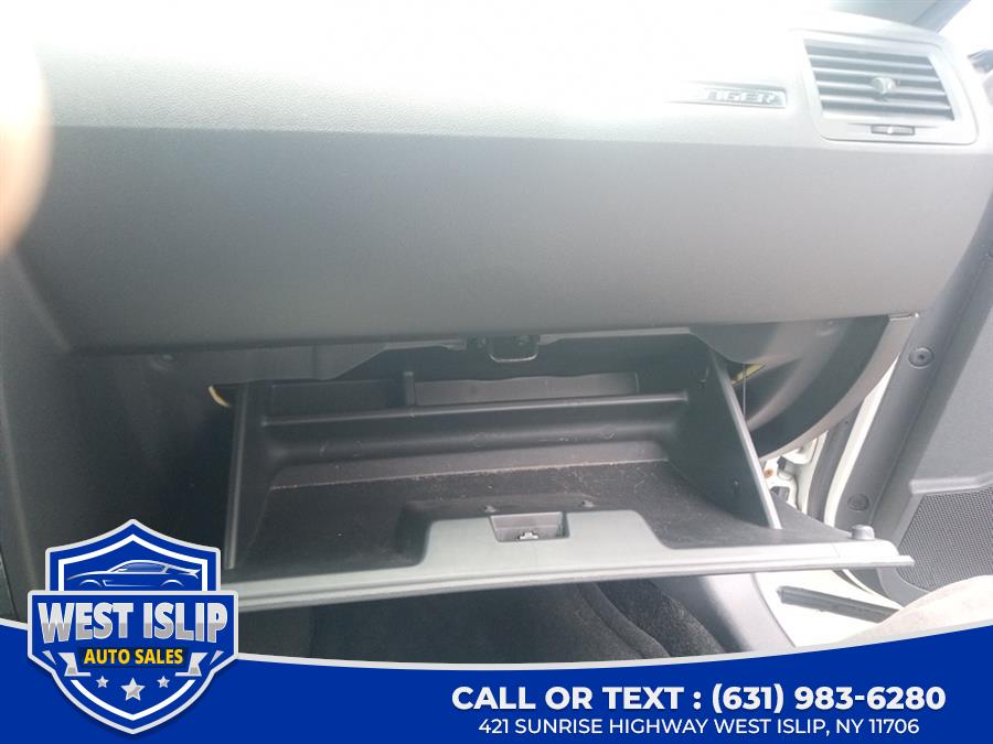 2010 Dodge Challenger 2dr Cpe R/T, available for sale in West Islip, New York | West Islip Auto Sales. West Islip, New York 2010 Dodge Challenger 2dr Cpe R/T, available for sale in West Islip, New York | West Islip Auto Sales. West Islip, New York