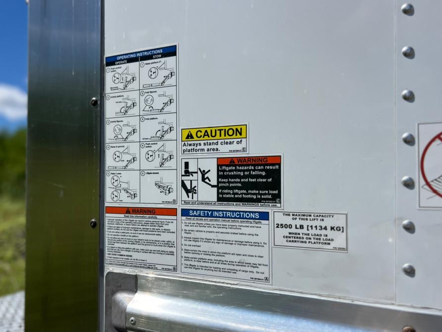 2018 Hino 268A 26FT SUPREME BOX/MAXON LIFTGATE NON CDL, available for sale in Paterson, New Jersey | Speedway Motors LLC. Paterson, New Jersey 2018 Hino 268A 26FT SUPREME BOX/MAXON LIFTGATE NON CDL, available for sale in Paterson, New Jersey | Speedway Motors LLC. Paterson, New Jersey