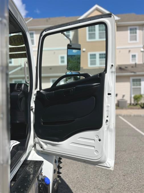 2018 Hino 268A 26FT SUPREME BOX/MAXON LIFTGATE NON CDL, available for sale in Paterson, New Jersey | Speedway Motors LLC. Paterson, New Jersey 2018 Hino 268A 26FT SUPREME BOX/MAXON LIFTGATE NON CDL, available for sale in Paterson, New Jersey | Speedway Motors LLC. Paterson, New Jersey