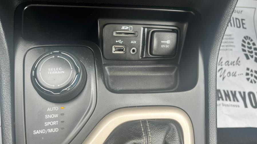 2016 Jeep Cherokee 4WD 4dr Limited, available for sale in Springfield, Massachusetts | Jordan Auto Sales Inc. Springfield, Massachusetts 2016 Jeep Cherokee 4WD 4dr Limited, available for sale in Springfield, Massachusetts | Jordan Auto Sales Inc. Springfield, Massachusetts