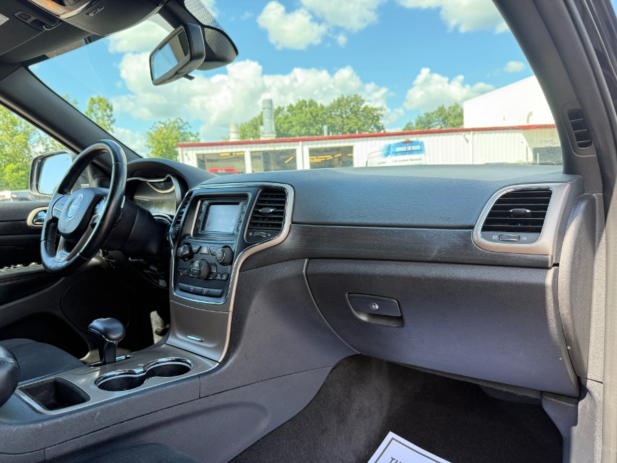 2015 Jeep Grand Cherokee 4WD 4dr Laredo, available for sale in Ortonville, Michigan | Marsh Auto Sales LLC. Ortonville, Michigan 2015 Jeep Grand Cherokee 4WD 4dr Laredo, available for sale in Ortonville, Michigan | Marsh Auto Sales LLC. Ortonville, Michigan