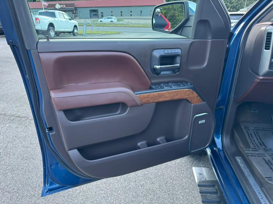2017 Chevrolet Silverado 1500 4WD Crew Cab 143.5" High Country, available for sale in Berlin, Connecticut | Tru Auto Mall. Berlin, Connecticut 2017 Chevrolet Silverado 1500 4WD Crew Cab 143.5" High Country, available for sale in Berlin, Connecticut | Tru Auto Mall. Berlin, Connecticut