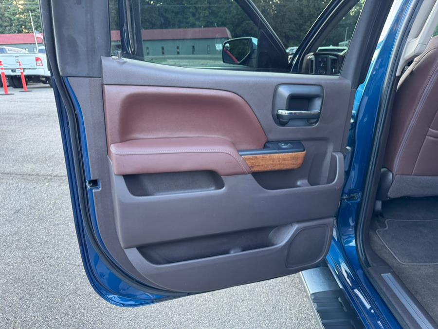 2017 Chevrolet Silverado 1500 4WD Crew Cab 143.5" High Country, available for sale in Berlin, Connecticut | Tru Auto Mall. Berlin, Connecticut 2017 Chevrolet Silverado 1500 4WD Crew Cab 143.5" High Country, available for sale in Berlin, Connecticut | Tru Auto Mall. Berlin, Connecticut