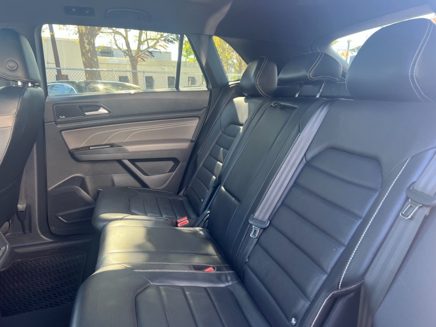 2021 Volkswagen Atlas Cross Sport 3.6L V6 SEL Premium R-Line 4MOTION, available for sale in New Haven, Connecticut | Unique Auto Sales LLC. New Haven, Connecticut 2021 Volkswagen Atlas Cross Sport 3.6L V6 SEL Premium R-Line 4MOTION, available for sale in New Haven, Connecticut | Unique Auto Sales LLC. New Haven, Connecticut