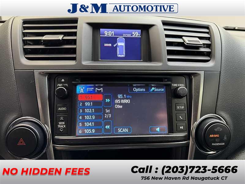 2013 Toyota Highlander SE photo 22