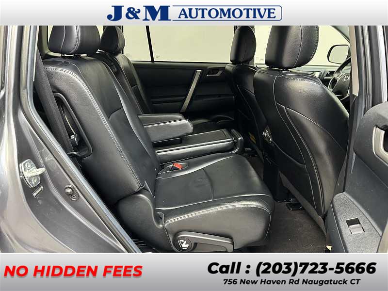 2013 Toyota Highlander SE photo 17