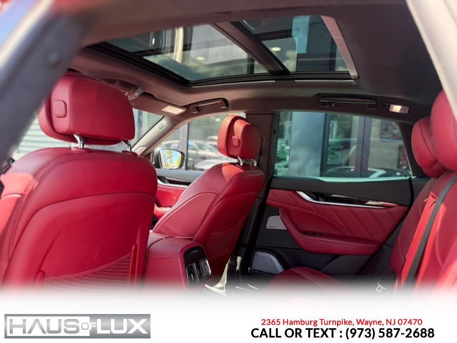 2022 Maserati Levante Modena photo 12