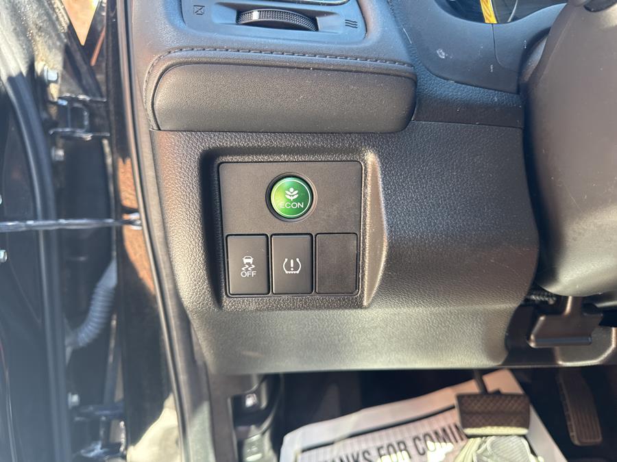 2016 Honda HR-V AWD 4dr EX-L w/Navi, available for sale in Waterbury, Connecticut | National Auto Brokers, Inc.. Waterbury, Connecticut 2016 Honda HR-V AWD 4dr EX-L w/Navi, available for sale in Waterbury, Connecticut | National Auto Brokers, Inc.. Waterbury, Connecticut