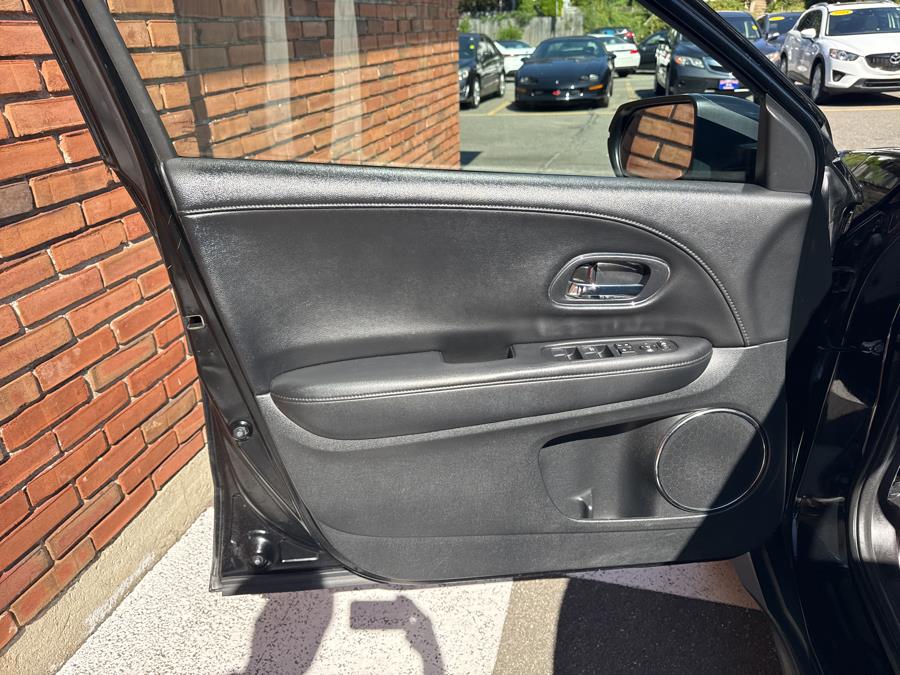 2016 Honda HR-V AWD 4dr EX-L w/Navi, available for sale in Waterbury, Connecticut | National Auto Brokers, Inc.. Waterbury, Connecticut 2016 Honda HR-V AWD 4dr EX-L w/Navi, available for sale in Waterbury, Connecticut | National Auto Brokers, Inc.. Waterbury, Connecticut