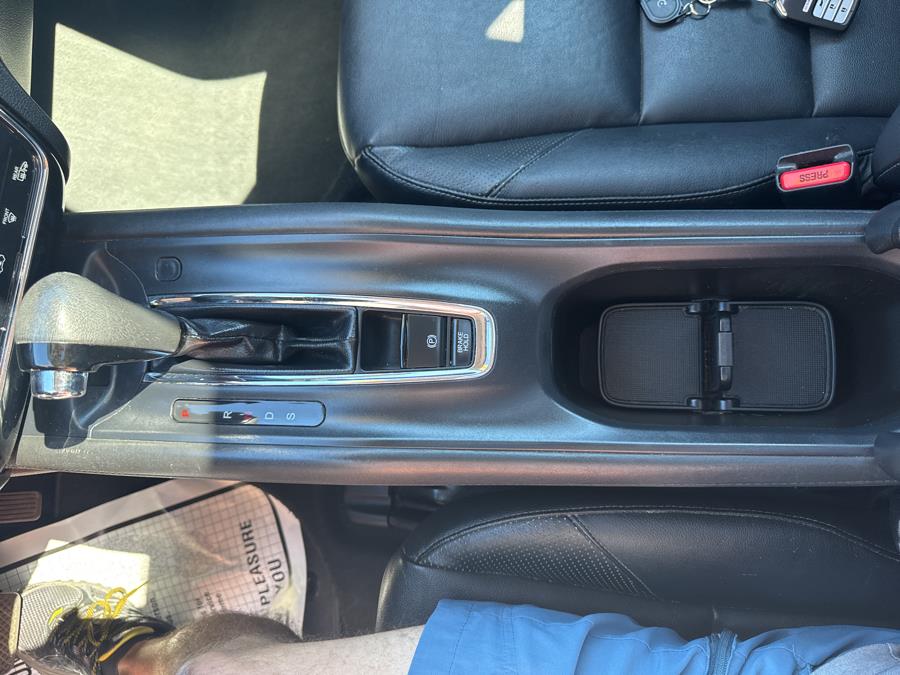 2016 Honda HR-V AWD 4dr EX-L w/Navi, available for sale in Waterbury, Connecticut | National Auto Brokers, Inc.. Waterbury, Connecticut 2016 Honda HR-V AWD 4dr EX-L w/Navi, available for sale in Waterbury, Connecticut | National Auto Brokers, Inc.. Waterbury, Connecticut