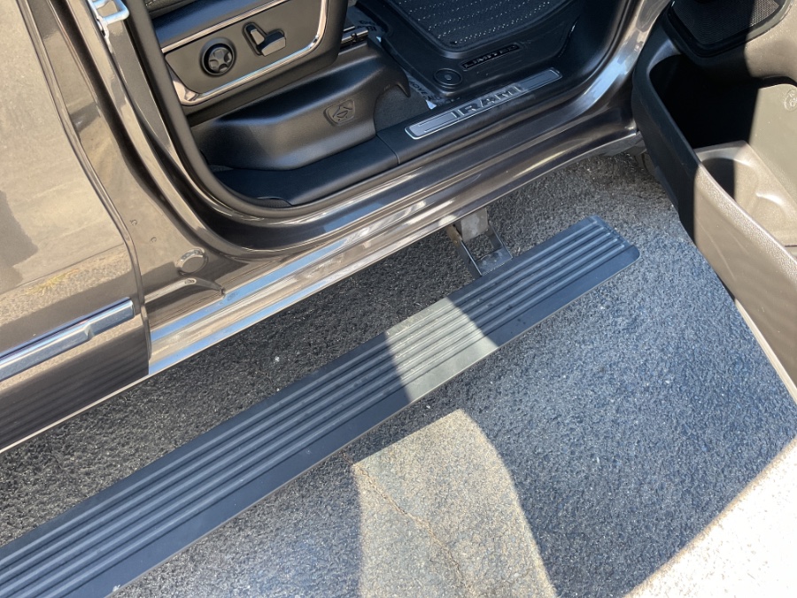 2022 Ram 1500 Limited 4x4 Crew Cab 5''7" Box, available for sale in Waterbury, Connecticut | Jim Juliani Motors. Waterbury, Connecticut 2022 Ram 1500 Limited 4x4 Crew Cab 5''7" Box, available for sale in Waterbury, Connecticut | Jim Juliani Motors. Waterbury, Connecticut