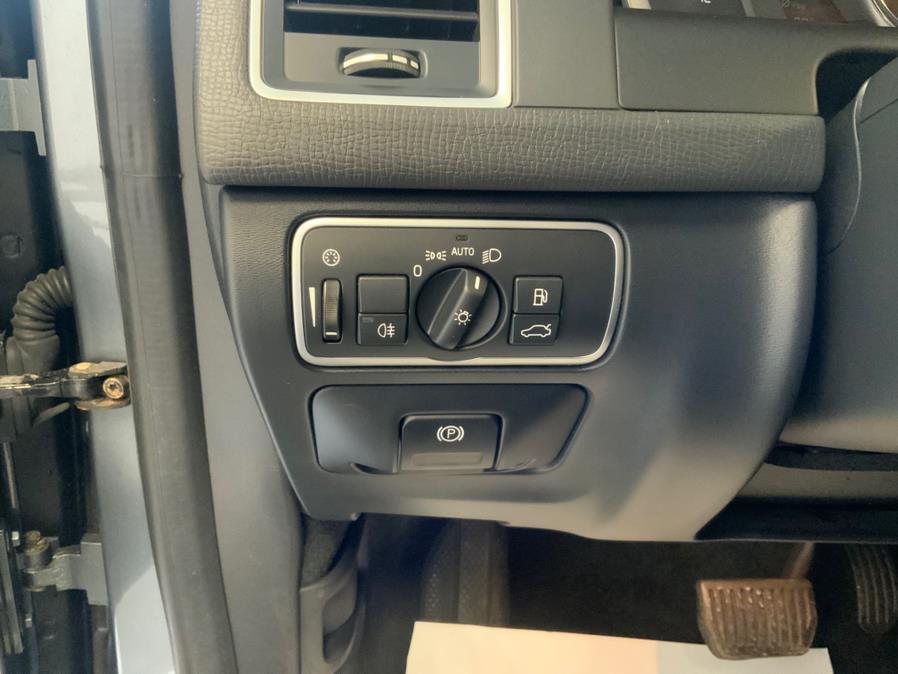 2017 Volvo XC60 T5 AWD Dynamic, available for sale in Hartford, Connecticut | Franklin Motors Auto Sales LLC. Hartford, Connecticut 2017 Volvo XC60 T5 AWD Dynamic, available for sale in Hartford, Connecticut | Franklin Motors Auto Sales LLC. Hartford, Connecticut