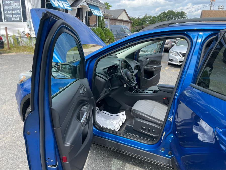 2017 Ford Escape SE 4WD, available for sale in East Windsor, Connecticut | A1 Auto Sale LLC. East Windsor, Connecticut 2017 Ford Escape SE 4WD, available for sale in East Windsor, Connecticut | A1 Auto Sale LLC. East Windsor, Connecticut