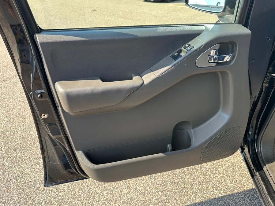 2012 Nissan Frontier 4WD King Cab Manual SV, available for sale in South Windsor, Connecticut | Mike And Tony Auto Sales, Inc. South Windsor, Connecticut 2012 Nissan Frontier 4WD King Cab Manual SV, available for sale in South Windsor, Connecticut | Mike And Tony Auto Sales, Inc. South Windsor, Connecticut