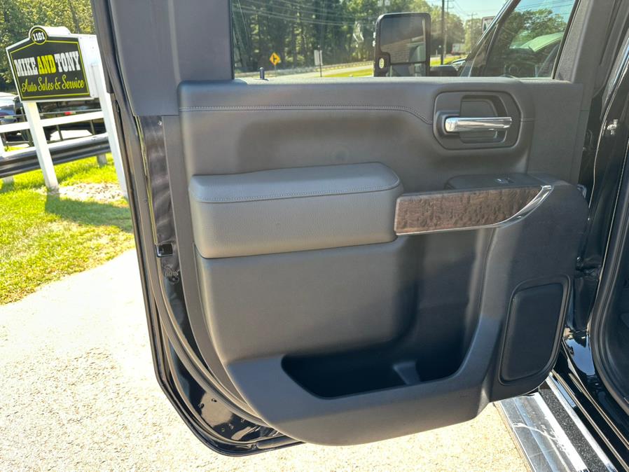 2020 GMC Sierra 2500HD 4WD Crew Cab 159" Denali, available for sale in South Windsor, Connecticut | Mike And Tony Auto Sales, Inc. South Windsor, Connecticut 2020 GMC Sierra 2500HD 4WD Crew Cab 159" Denali, available for sale in South Windsor, Connecticut | Mike And Tony Auto Sales, Inc. South Windsor, Connecticut