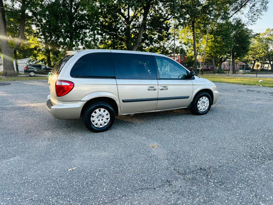 2005 Chrysler Town & Country 4dr SWB FWD, available for sale in Springfield, Massachusetts | Auto Globe LLC. Springfield, Massachusetts 2005 Chrysler Town & Country 4dr SWB FWD, available for sale in Springfield, Massachusetts | Auto Globe LLC. Springfield, Massachusetts