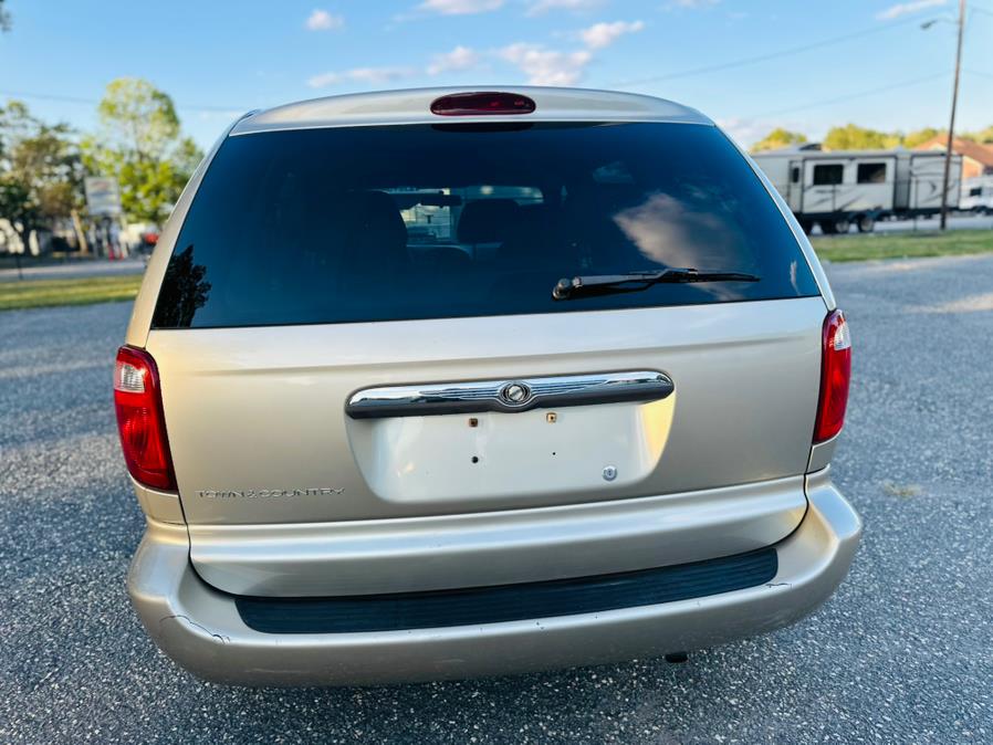 2005 Chrysler Town & Country 4dr SWB FWD, available for sale in Springfield, Massachusetts | Auto Globe LLC. Springfield, Massachusetts 2005 Chrysler Town & Country 4dr SWB FWD, available for sale in Springfield, Massachusetts | Auto Globe LLC. Springfield, Massachusetts