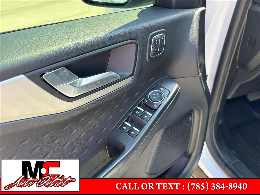 2020 Ford Escape SEL AWD, available for sale in Colby, Kansas | M C Auto Outlet Inc. Colby, Kansas 2020 Ford Escape SEL AWD, available for sale in Colby, Kansas | M C Auto Outlet Inc. Colby, Kansas