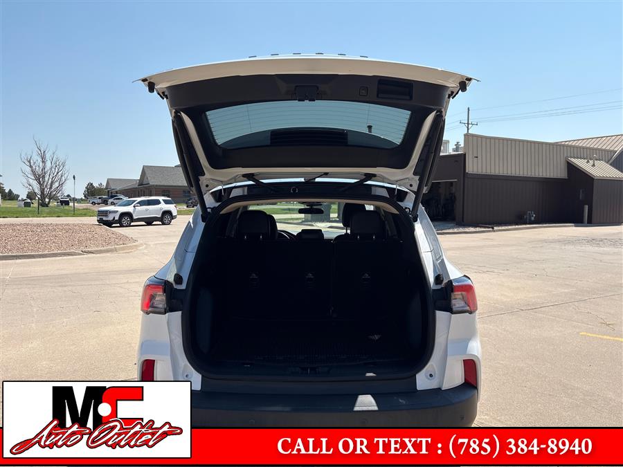 2020 Ford Escape SEL AWD, available for sale in Colby, Kansas | M C Auto Outlet Inc. Colby, Kansas 2020 Ford Escape SEL AWD, available for sale in Colby, Kansas | M C Auto Outlet Inc. Colby, Kansas