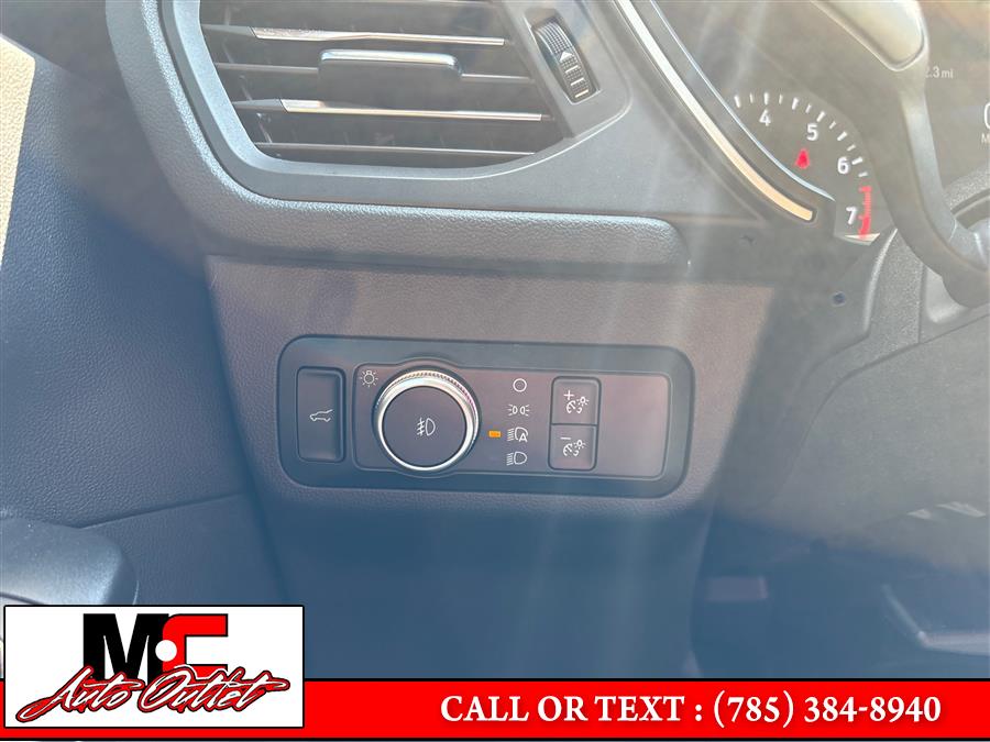 2020 Ford Escape SEL AWD, available for sale in Colby, Kansas | M C Auto Outlet Inc. Colby, Kansas 2020 Ford Escape SEL AWD, available for sale in Colby, Kansas | M C Auto Outlet Inc. Colby, Kansas