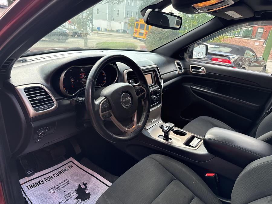 2014 Jeep Grand Cherokee 4WD 4dr Laredo, available for sale in Worcester, Massachusetts | Worcester Auto Outlet LLC. Worcester, Massachusetts 2014 Jeep Grand Cherokee 4WD 4dr Laredo, available for sale in Worcester, Massachusetts | Worcester Auto Outlet LLC. Worcester, Massachusetts