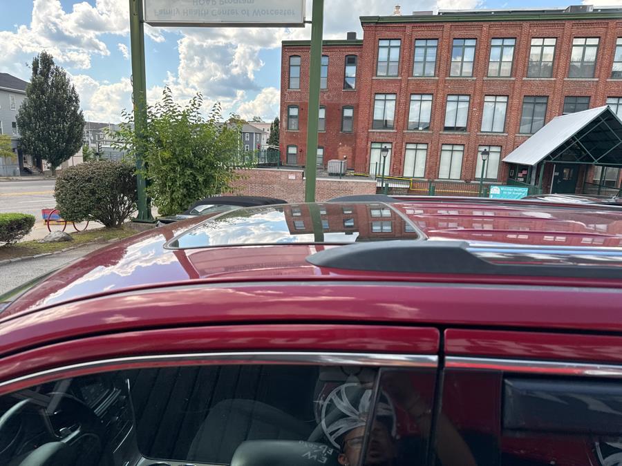 2014 Jeep Grand Cherokee 4WD 4dr Laredo, available for sale in Worcester, Massachusetts | Worcester Auto Outlet LLC. Worcester, Massachusetts 2014 Jeep Grand Cherokee 4WD 4dr Laredo, available for sale in Worcester, Massachusetts | Worcester Auto Outlet LLC. Worcester, Massachusetts