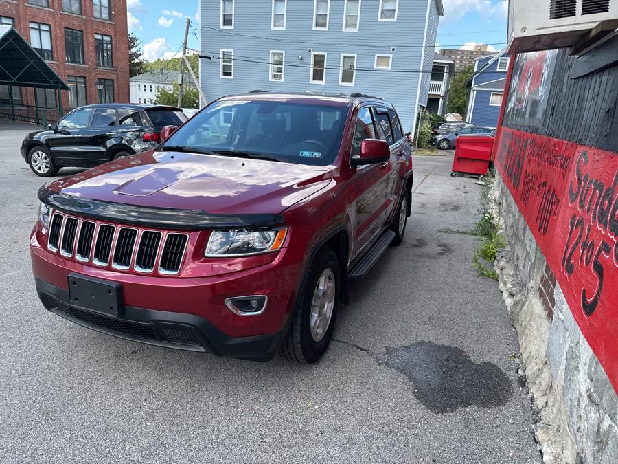 2014 Jeep Grand Cherokee 4WD 4dr Laredo, available for sale in Worcester, Massachusetts | Worcester Auto Outlet LLC. Worcester, Massachusetts 2014 Jeep Grand Cherokee 4WD 4dr Laredo, available for sale in Worcester, Massachusetts | Worcester Auto Outlet LLC. Worcester, Massachusetts