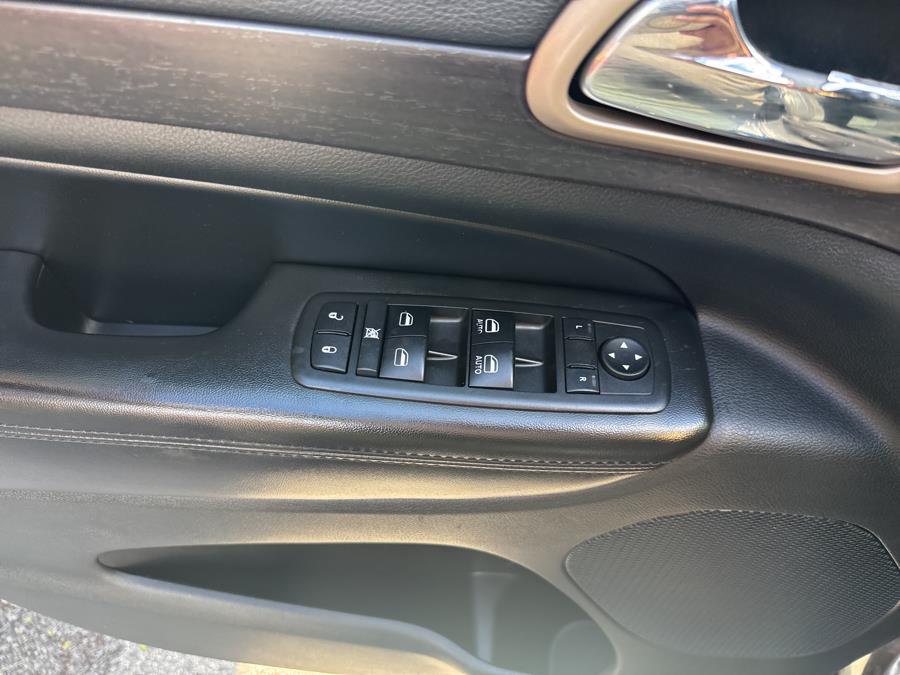 2014 Jeep Grand Cherokee 4WD 4dr Laredo, available for sale in Worcester, Massachusetts | Worcester Auto Outlet LLC. Worcester, Massachusetts 2014 Jeep Grand Cherokee 4WD 4dr Laredo, available for sale in Worcester, Massachusetts | Worcester Auto Outlet LLC. Worcester, Massachusetts