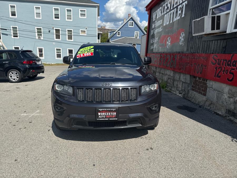2014 Jeep Grand Cherokee 4WD 4dr Laredo, available for sale in Worcester, Massachusetts | Worcester Auto Outlet LLC. Worcester, Massachusetts 2014 Jeep Grand Cherokee 4WD 4dr Laredo, available for sale in Worcester, Massachusetts | Worcester Auto Outlet LLC. Worcester, Massachusetts