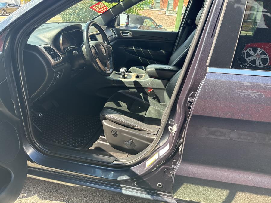 2014 Jeep Grand Cherokee 4WD 4dr Laredo, available for sale in Worcester, Massachusetts | Worcester Auto Outlet LLC. Worcester, Massachusetts 2014 Jeep Grand Cherokee 4WD 4dr Laredo, available for sale in Worcester, Massachusetts | Worcester Auto Outlet LLC. Worcester, Massachusetts