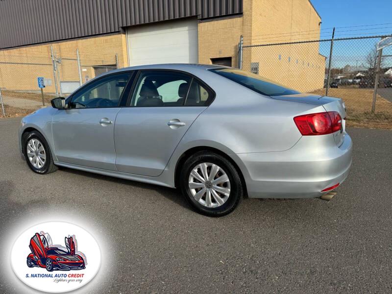 2014 Volkswagen Jetta Sedan 4dr Auto S, available for sale in Meriden, Connecticut | Sandra Auto Broker LLC. Meriden, Connecticut 2014 Volkswagen Jetta Sedan 4dr Auto S, available for sale in Meriden, Connecticut | Sandra Auto Broker LLC. Meriden, Connecticut