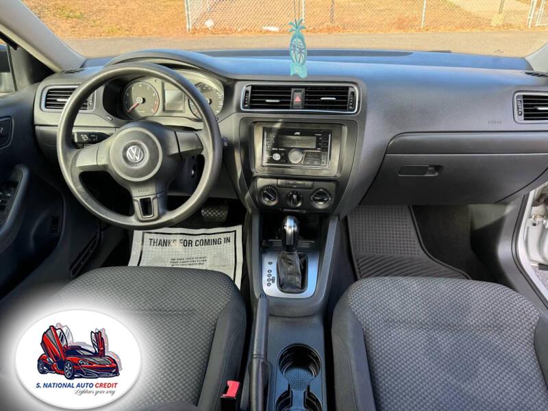 2014 Volkswagen Jetta Sedan 4dr Auto S, available for sale in Meriden, Connecticut | Sandra Auto Broker LLC. Meriden, Connecticut 2014 Volkswagen Jetta Sedan 4dr Auto S, available for sale in Meriden, Connecticut | Sandra Auto Broker LLC. Meriden, Connecticut
