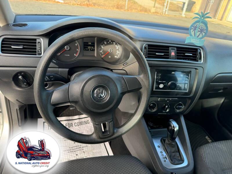 2014 Volkswagen Jetta Sedan 4dr Auto S, available for sale in Meriden, Connecticut | Sandra Auto Broker LLC. Meriden, Connecticut 2014 Volkswagen Jetta Sedan 4dr Auto S, available for sale in Meriden, Connecticut | Sandra Auto Broker LLC. Meriden, Connecticut