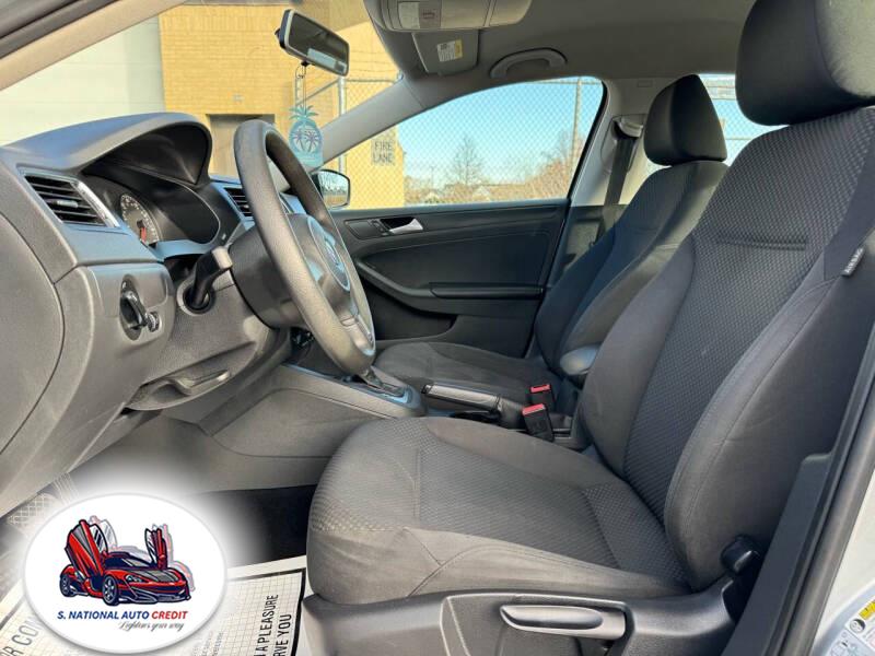 2014 Volkswagen Jetta Sedan 4dr Auto S, available for sale in Meriden, Connecticut | Sandra Auto Broker LLC. Meriden, Connecticut 2014 Volkswagen Jetta Sedan 4dr Auto S, available for sale in Meriden, Connecticut | Sandra Auto Broker LLC. Meriden, Connecticut