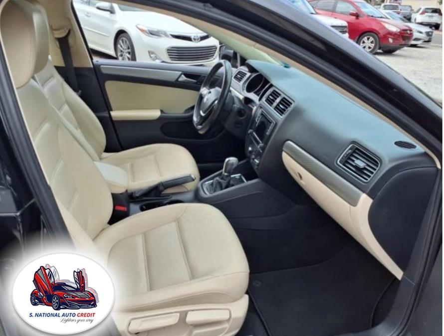 2017 Volkswagen Jetta 1.4T SE Auto, available for sale in Meriden, Connecticut | Sandra Auto Broker LLC. Meriden, Connecticut 2017 Volkswagen Jetta 1.4T SE Auto, available for sale in Meriden, Connecticut | Sandra Auto Broker LLC. Meriden, Connecticut
