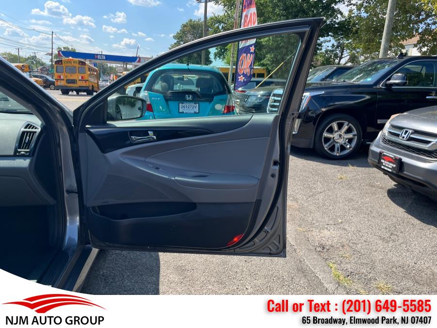 2014 Hyundai Sonata 4dr Sdn 2.4L Auto SE, available for sale in Elmwood Park, New Jersey | NJM Auto Group. Elmwood Park, New Jersey 2014 Hyundai Sonata 4dr Sdn 2.4L Auto SE, available for sale in Elmwood Park, New Jersey | NJM Auto Group. Elmwood Park, New Jersey