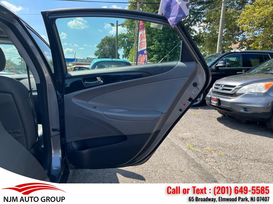 2014 Hyundai Sonata 4dr Sdn 2.4L Auto SE, available for sale in Elmwood Park, New Jersey | NJM Auto Group. Elmwood Park, New Jersey 2014 Hyundai Sonata 4dr Sdn 2.4L Auto SE, available for sale in Elmwood Park, New Jersey | NJM Auto Group. Elmwood Park, New Jersey