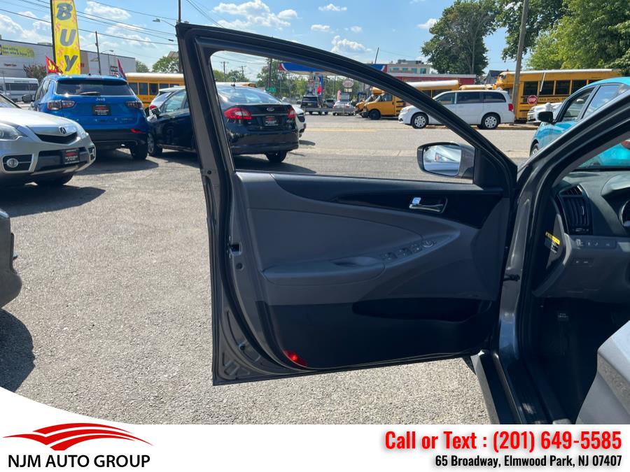 2014 Hyundai Sonata 4dr Sdn 2.4L Auto SE, available for sale in Elmwood Park, New Jersey | NJM Auto Group. Elmwood Park, New Jersey 2014 Hyundai Sonata 4dr Sdn 2.4L Auto SE, available for sale in Elmwood Park, New Jersey | NJM Auto Group. Elmwood Park, New Jersey
