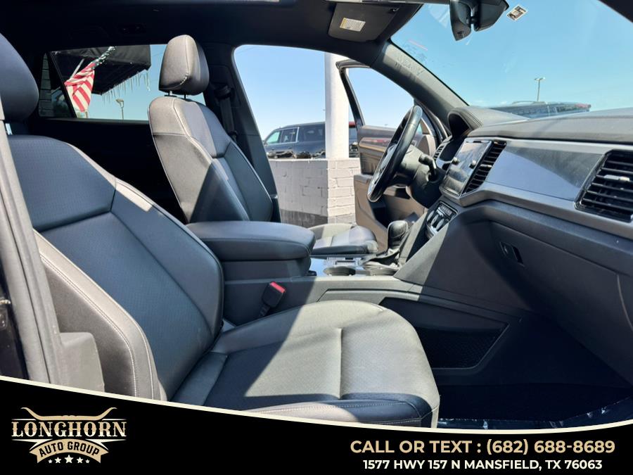 2020 Volkswagen Atlas Cross Sport 3.6L V6 SEL FWD, available for sale in Mansfield, Texas | Longhorn Auto Group. Mansfield, Texas 2020 Volkswagen Atlas Cross Sport 3.6L V6 SEL FWD, available for sale in Mansfield, Texas | Longhorn Auto Group. Mansfield, Texas