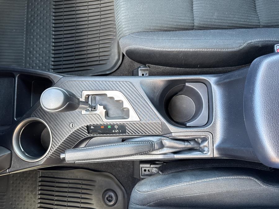 2015 Toyota RAV4 AWD 4dr XLE, available for sale in Waterbury, Connecticut | National Auto Brokers, Inc.. Waterbury, Connecticut 2015 Toyota RAV4 AWD 4dr XLE, available for sale in Waterbury, Connecticut | National Auto Brokers, Inc.. Waterbury, Connecticut