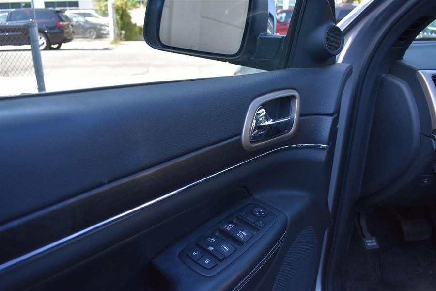 2016 Jeep Grand Cherokee Limited, available for sale in Hempstead, New York | Certified Automotive Group. Hempstead, New York 2016 Jeep Grand Cherokee Limited, available for sale in Hempstead, New York | Certified Automotive Group. Hempstead, New York