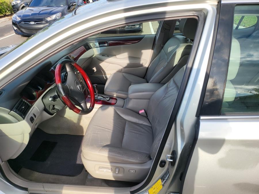 2004 Lexus ES 330 4dr Sdn, available for sale in Orlando, Florida | Mickeys Driver Mart. Orlando, Florida 2004 Lexus ES 330 4dr Sdn, available for sale in Orlando, Florida | Mickeys Driver Mart. Orlando, Florida