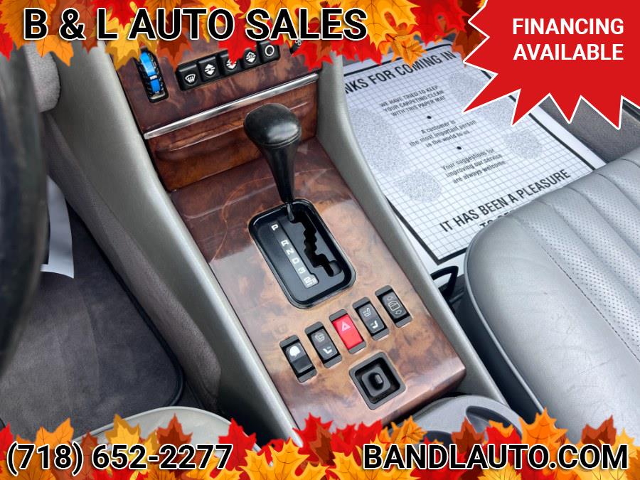 1986 Mercedes-Benz 560SL 2dr Roadster, available for sale in Bronx, New York | B & L Auto Sales LLC. Bronx, New York 1986 Mercedes-Benz 560SL 2dr Roadster, available for sale in Bronx, New York | B & L Auto Sales LLC. Bronx, New York